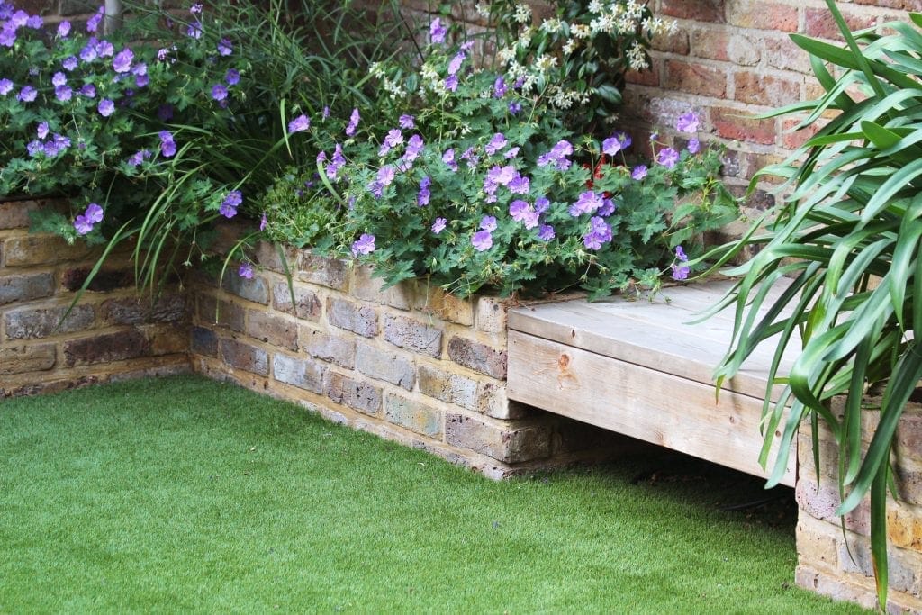 4_Hidden bench